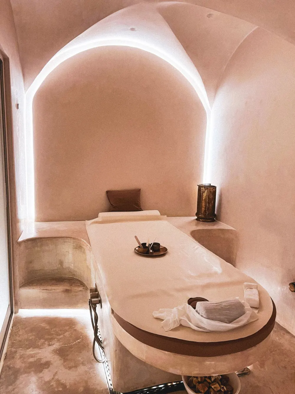 Cabina de spa con luz cálida